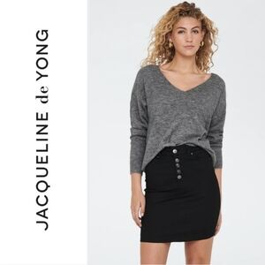 JACQUELINE de YONG Deep V Neck Pullover Jumper Sweater